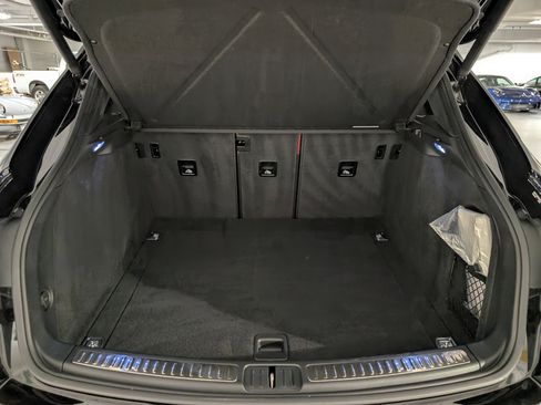 Used 2025 Porsche Macan image 23