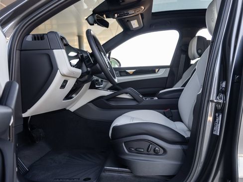 Certified 2026 Porsche Cayenne E-Hybrid AWD/4WD image 27