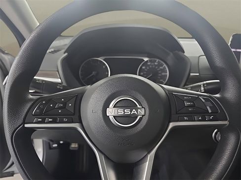 Used 2024 Nissan Altima 2.5 SV image 23