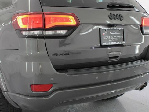 Used 2019 Jeep Grand Cherokee Altitude AWD/4WD image 24