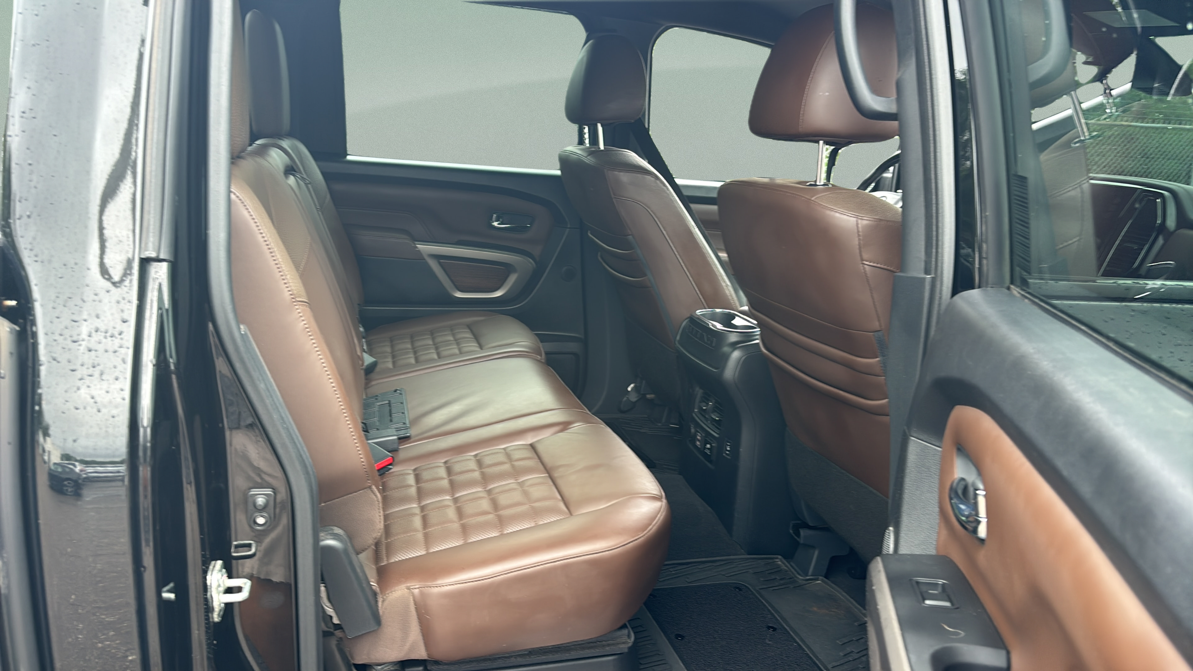 Used 2021 Nissan Titan Platinum Reserve RWD image 13