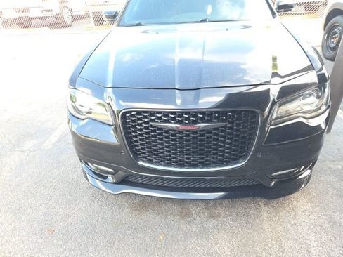 Used 2022 Chrysler 300 S w/ Comfort Group RWD image 8