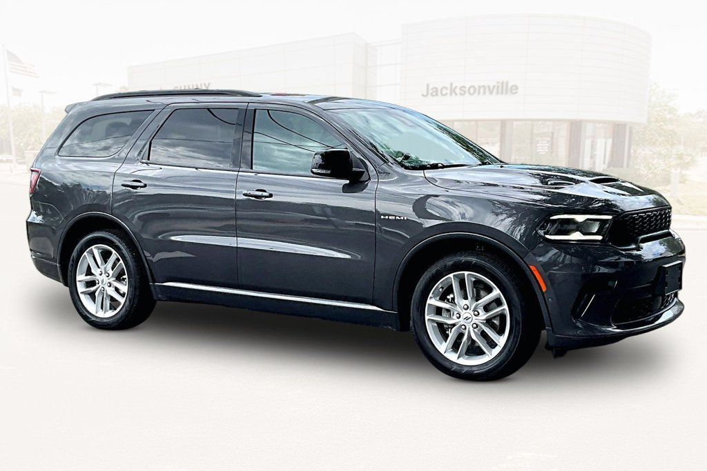 Used 2025 Dodge Durango R/T AWD/4WD image 3