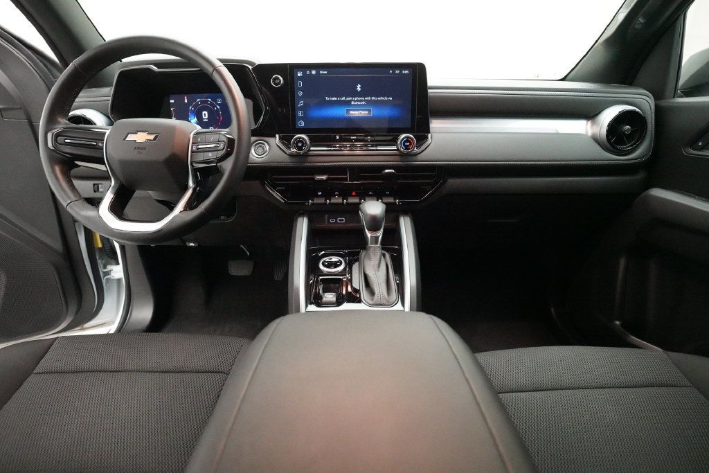 Used 2023 Chevrolet Colorado LT AWD/4WD image 5