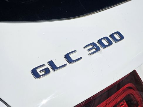 Used 2022 Mercedes-Benz GLC 300 300 image 8