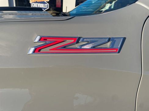 Used 2024 Chevrolet Silverado 1500 LT Trail Boss w/ Convenience Package II image 9