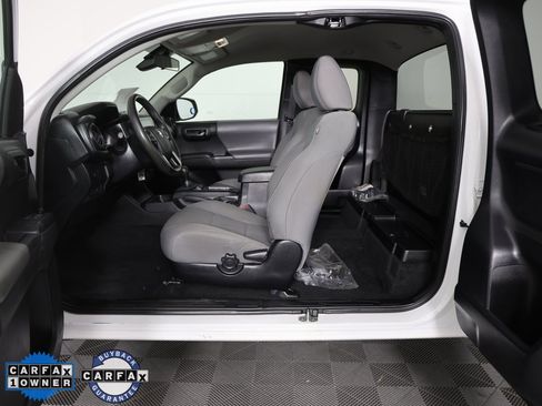 Used 2022 Toyota Tacoma SR image 10