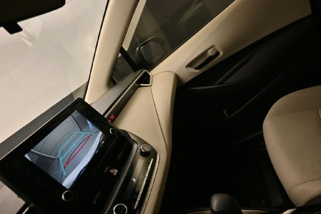 Used 2022 Toyota Corolla LE FWD image 15