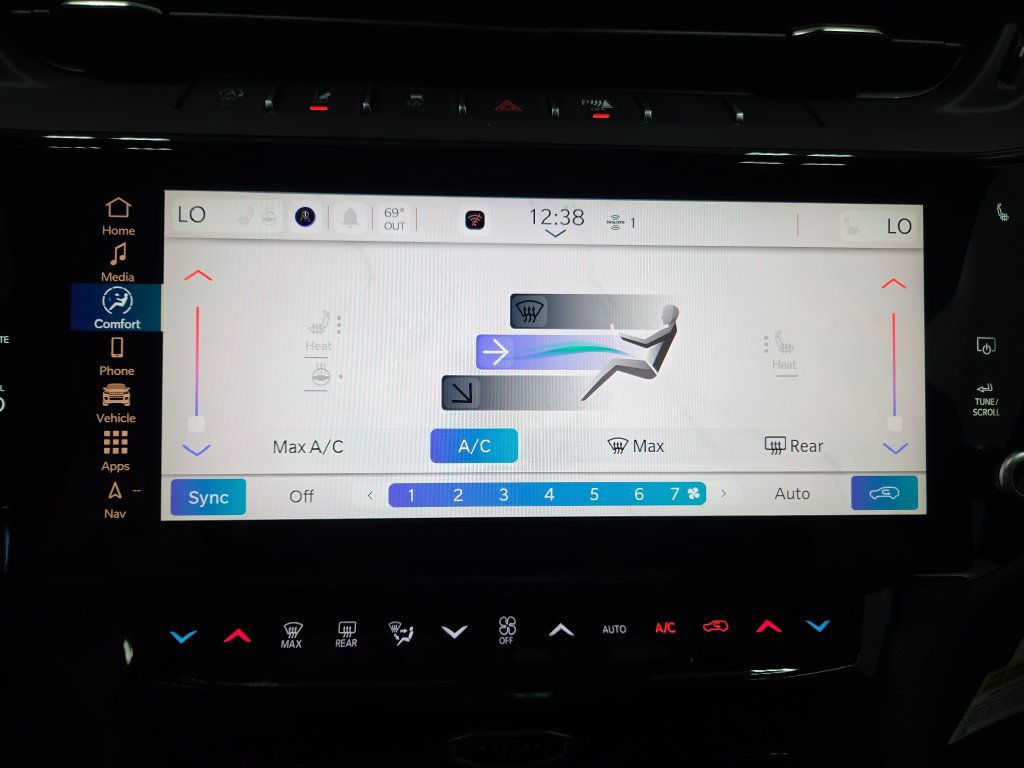 New 2027 Jeep Grand Cherokee Limited AWD/4WD image 24