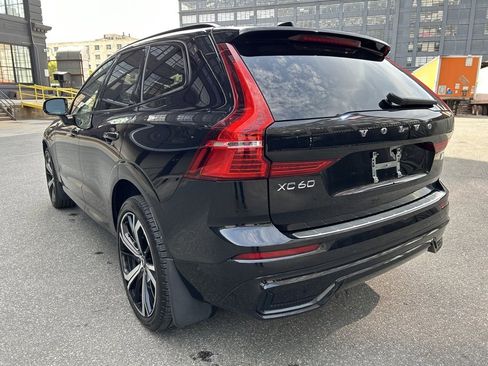 Certified 2024 Volvo XC60 T8 Ultimate w/ Protection Package Premier image 11