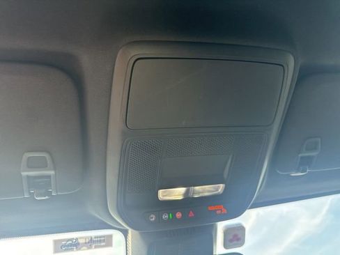 Used 2025 Chevrolet Equinox LT FWD image 23