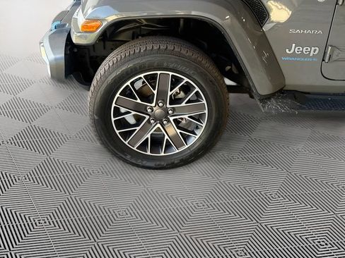 Used 2023 Jeep Wrangler Unlimited Sahara w/ Cold Weather Group AWD/4WD image 35