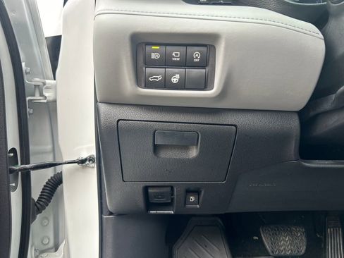 Used 2023 Toyota Highlander Limited image 33