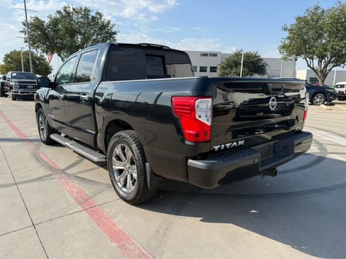 Used 2017 Nissan Titan SV RWD image 5