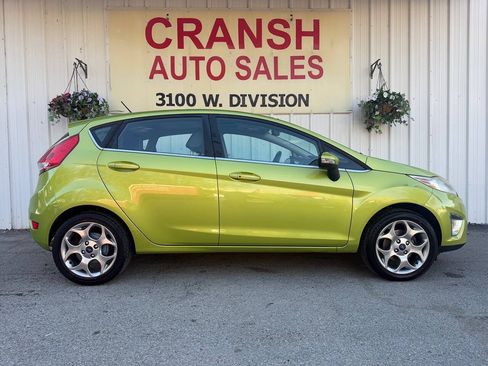 Used 2013 Ford Fiesta Titanium FWD image 2