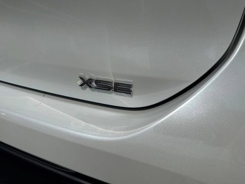 Used 2023 Toyota Highlander XSE FWD image 12