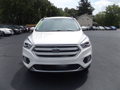 Used 2018 Ford Escape SE FWD image 2