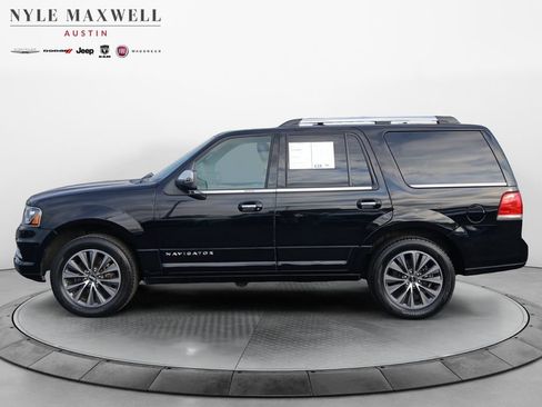 Used 2017 Lincoln Navigator Select AWD/4WD image 13