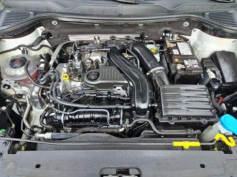 Certified 2022 Volkswagen Taos S image 29