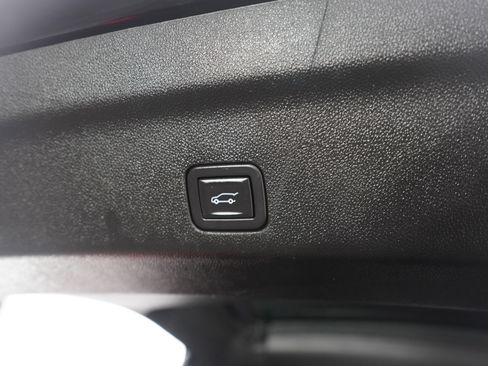 Used 2023 Chevrolet Tahoe LT image 11