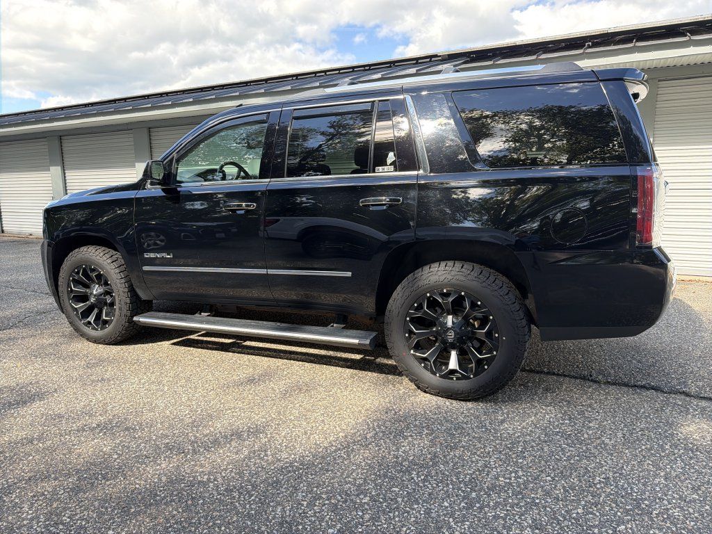 Used 2020 GMC Yukon Denali AWD/4WD image 2