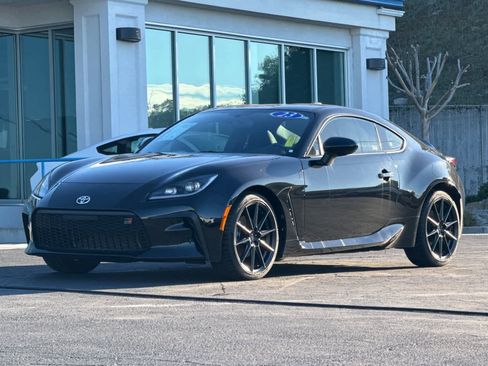Used 2023 Toyota GR86 Premium image 8