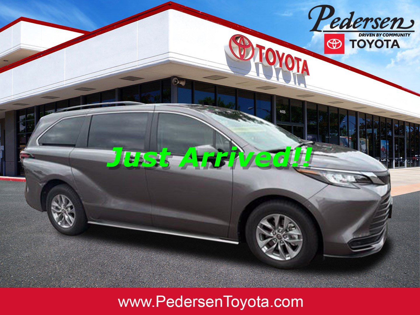 Used 2022 Toyota Sienna LE FWD image 1