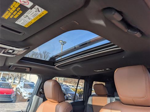 Certified 2025 Lexus GX 550 550 Premium 4WD w/ Accessory Package (2T) image 34