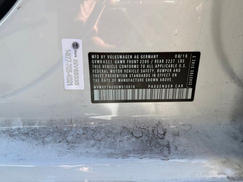 Used 2016 Volkswagen e-Golf SE w/ DC Fast Charging Package image 22