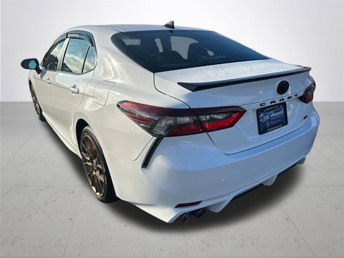 Used 2024 Toyota Camry SE image 9