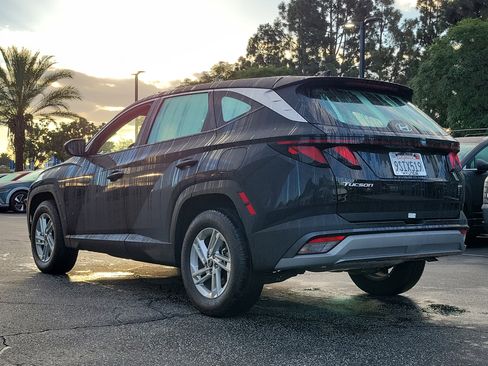Certified 2025 Hyundai Tucson SE image 28
