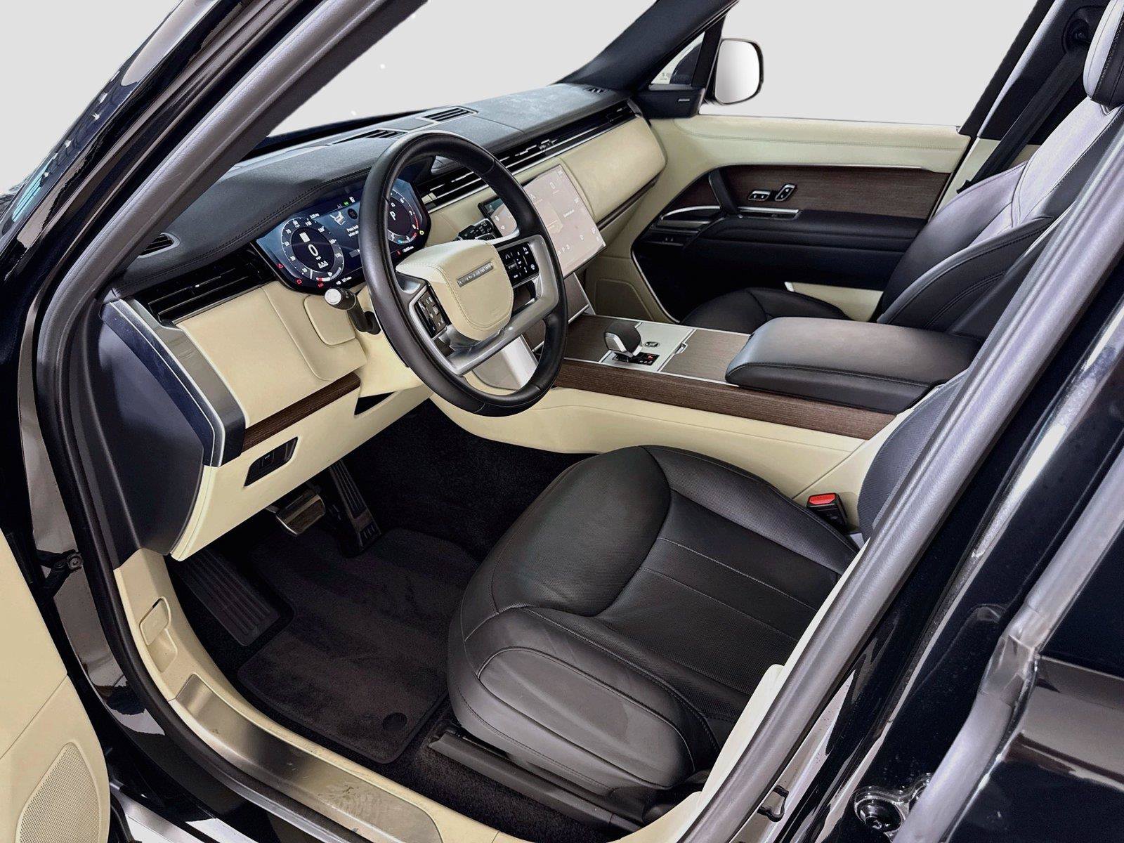 Used 2024 Land Rover Range Rover SE AWD/4WD image 12