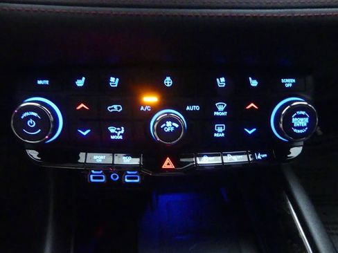 Used 2023 Dodge Durango R/T RWD image 16
