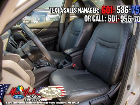 Used 2019 Nissan Rogue S w/ Special Edition Package FWD image 8