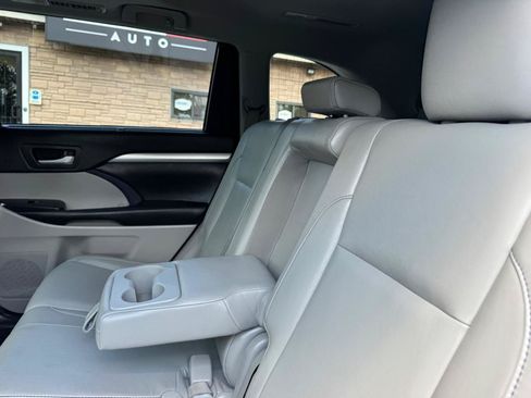 Used 2015 Toyota Highlander XLE AWD/4WD image 33