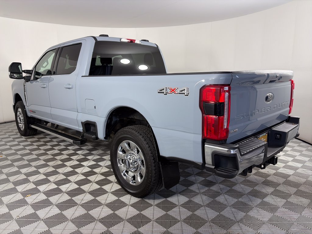 Certified 2025 Ford F350 4x4 Crew Cab Super Duty image 5