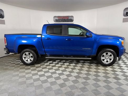 Used 2018 GMC Canyon SLE w/ SLE Convenience Package image 2