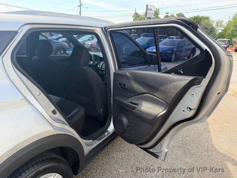 Used 2018 Nissan Kicks S FWD image 14