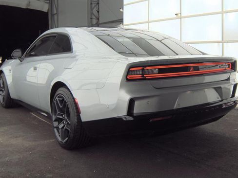 Used 2024 Dodge Charger R/T w/ Plus Group image 4