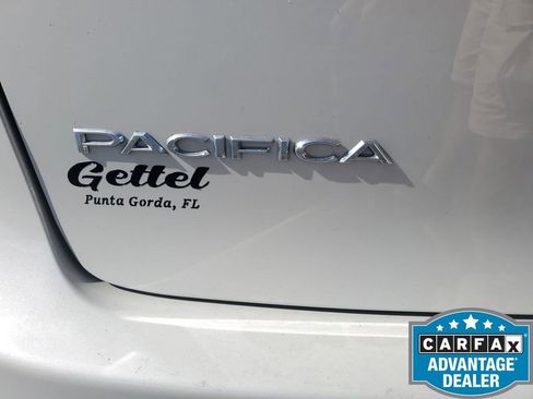 Used 2017 Chrysler Pacifica Touring-L w/ Tire & Wheel Group image 41