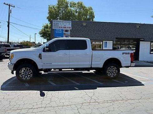 Used 2017 Ford F250 Lariat w/ Lariat Ultimate Package AWD/4WD image 8
