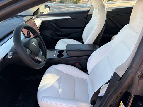 Used 2021 Tesla Model 3 Standard Range Plus image 8