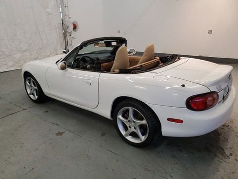 Used 2001 MAZDA MX-5 Miata image 4