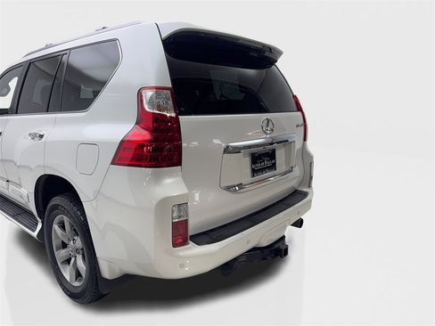 Used 2013 Lexus GX 460 Premium image 19