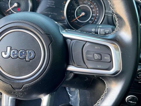 Used 2022 Jeep Gladiator Overland w/ Popular Equipment Package AWD/4WD image 19