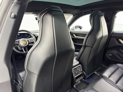 Used 2020 Porsche Taycan 4S w/ Premium Package image 37