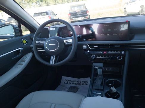 New 2026 Hyundai Sonata SE FWD image 19