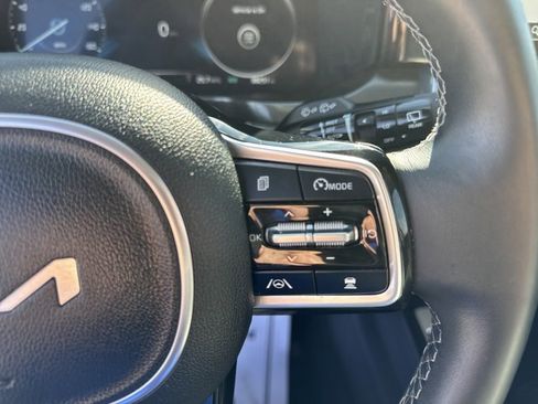 Used 2023 Kia Sorento SX image 30