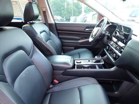 Used 2023 Nissan Pathfinder SL w/ SL Premium Package AWD/4WD image 11