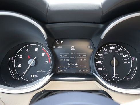 Used 2021 Alfa Romeo Stelvio Ti w/ Premium Package AWD/4WD image 43